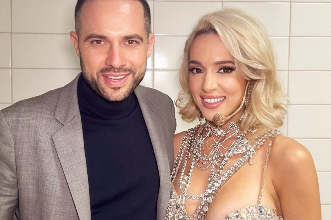 Η ξεκαρδιστική πρόταση γάμου με χαρτοπετσέτα που δέχθηκε η Καλομοίρα