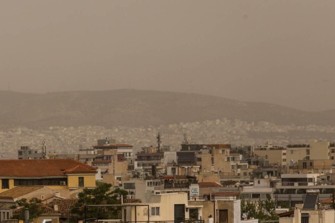 https://www.parapolitika.gr/images/640x360/jpg/files/2025-03-15/metafora_afrikanikis_skonis.jpg