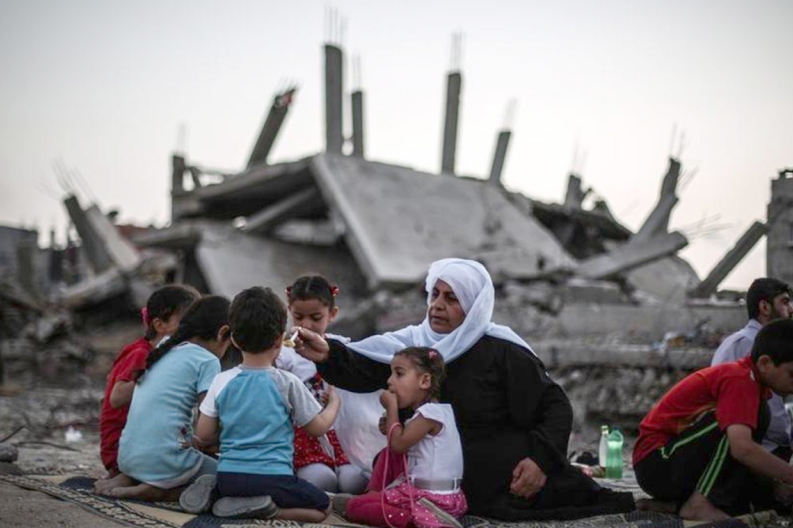 https://www.iefimerida.gr/sites/default/files/styles/medium_article_image/public/2025-04/paidia-xalasmata-gaza.jpg?itok=KIcrPBFB