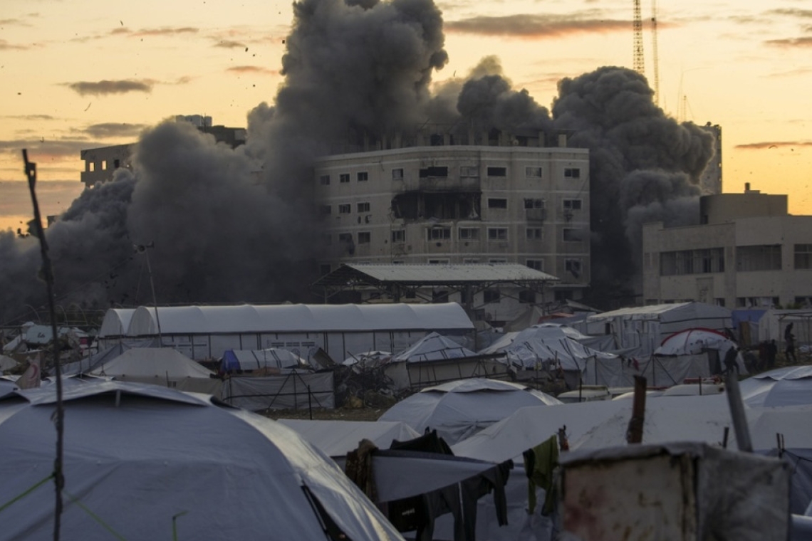https://www.iefimerida.gr/sites/default/files/styles/medium_article_image/public/2025-05/syria-kids-nekroi2.jpg?itok=JB76hcuY