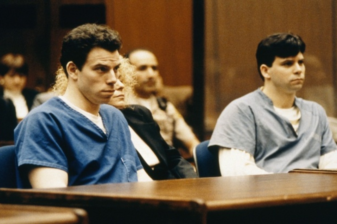 https://www.enikos.gr/wp-content/uploads/2025/05/lyle-left-erik-menendez-sit-99293261.jpg