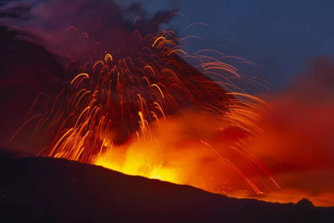 https://www.enikos.gr/wp-content/uploads/2025/05/etna.jpg