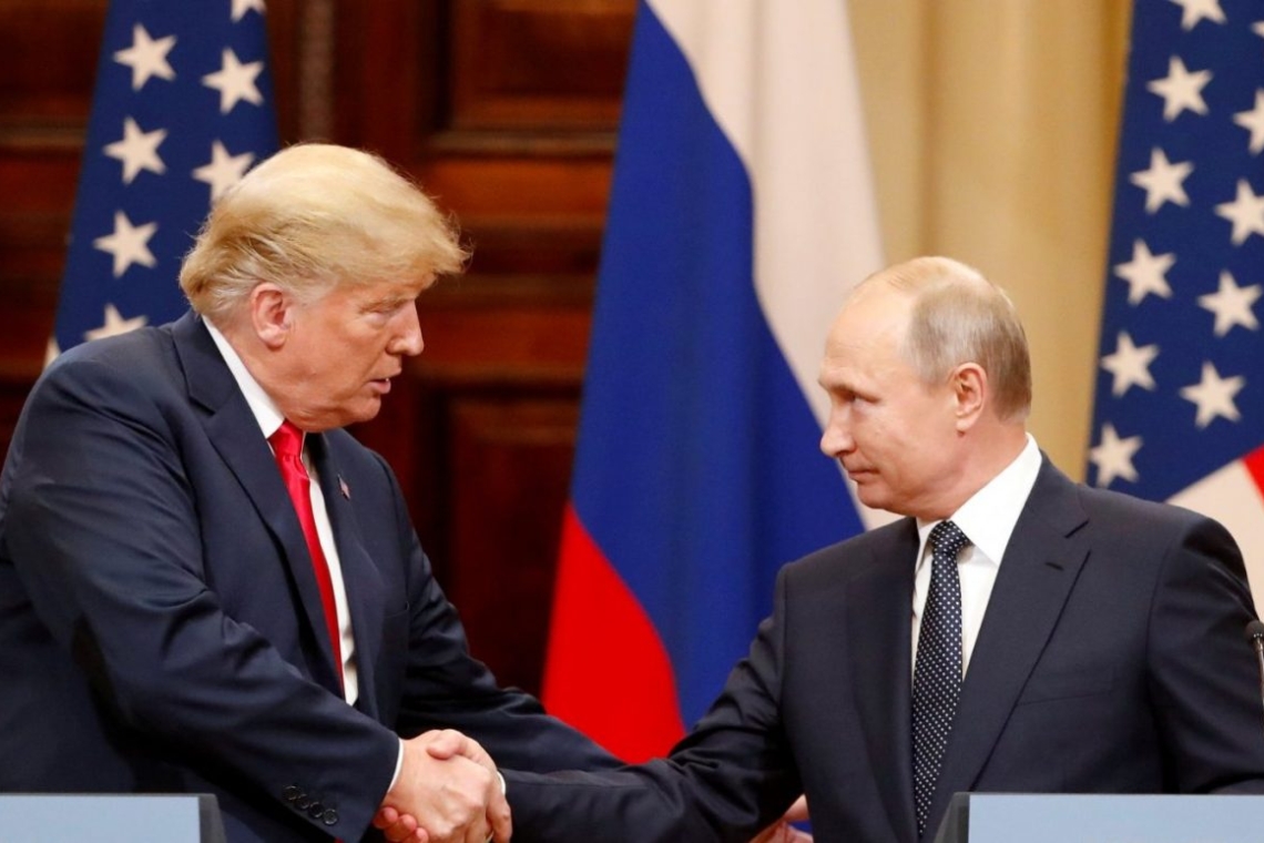 https://www.iefimerida.gr/sites/default/files/styles/medium_article_image/public/2025-05/donald-trump-abu-dhabi-mila-dimosiografous-2025-05-16.jpg?itok=rp56N-fj