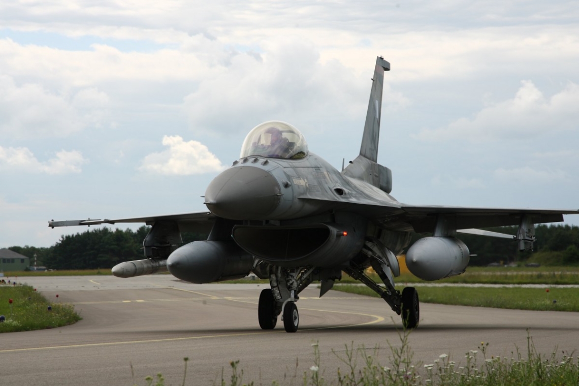 https://www.iefimerida.gr/sites/default/files/styles/medium_article_image/public/2025-05/f-16-ourania-16-5-25.jpg?itok=OJzzNRo2