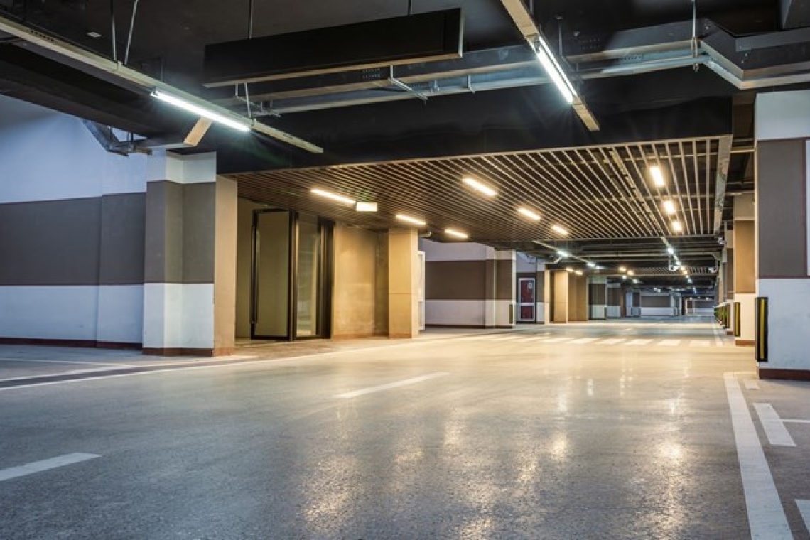 https://www.parapolitika.gr/images/640x360/jpg/files/2025-05-24/pogeio-parking-athina.jpg