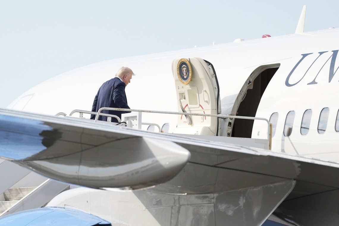 https://www.parapolitika.gr/images/640x360/jpg/files/2025-05-22/trump-episkepsi-katar.jpg