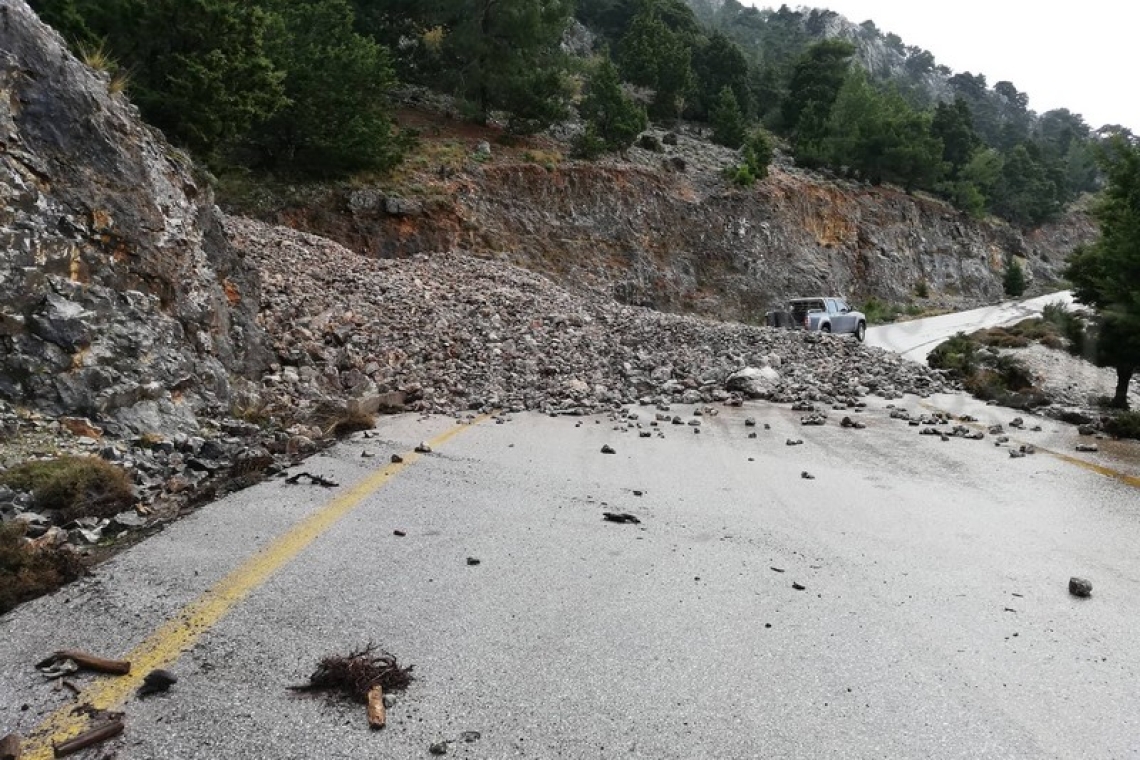 https://www.parapolitika.gr/images/640x360/jpg/files/2025-05-31/irakleio-kritis-vroxes.jpg