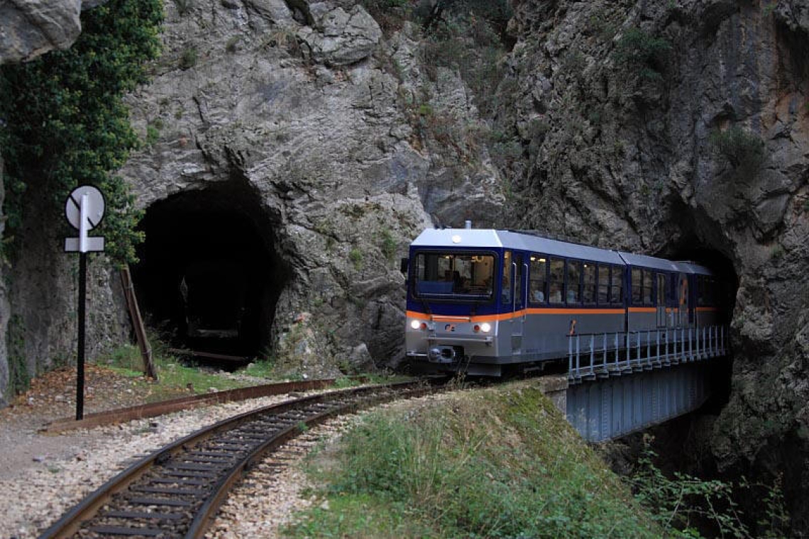 https://www.parapolitika.gr/images/640x360/jpg/files/2025-05-31/hellenic-train.jpg