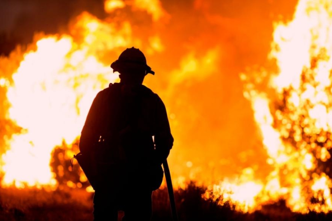 https://www.newsit.gr/wp-content/uploads/2025/06/canada-fire-r1-1200x630.jpg