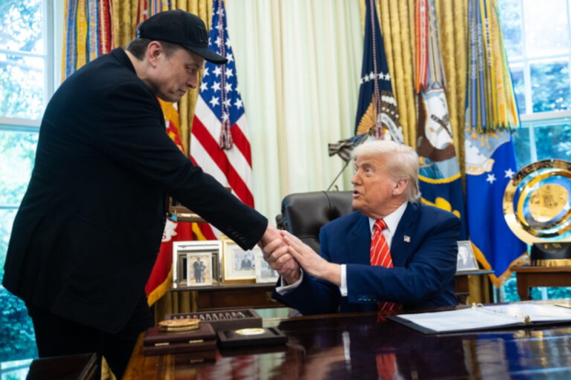 https://www.newsit.gr/wp-content/uploads/2025/06/musk_trump_ap-1200x630.jpg