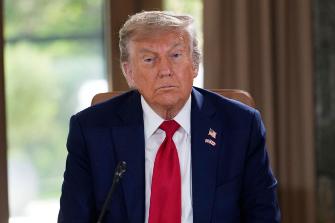 https://www.zougla.gr/Uploads/2025/06/24/trump_af1b_mesa_240625.jpg