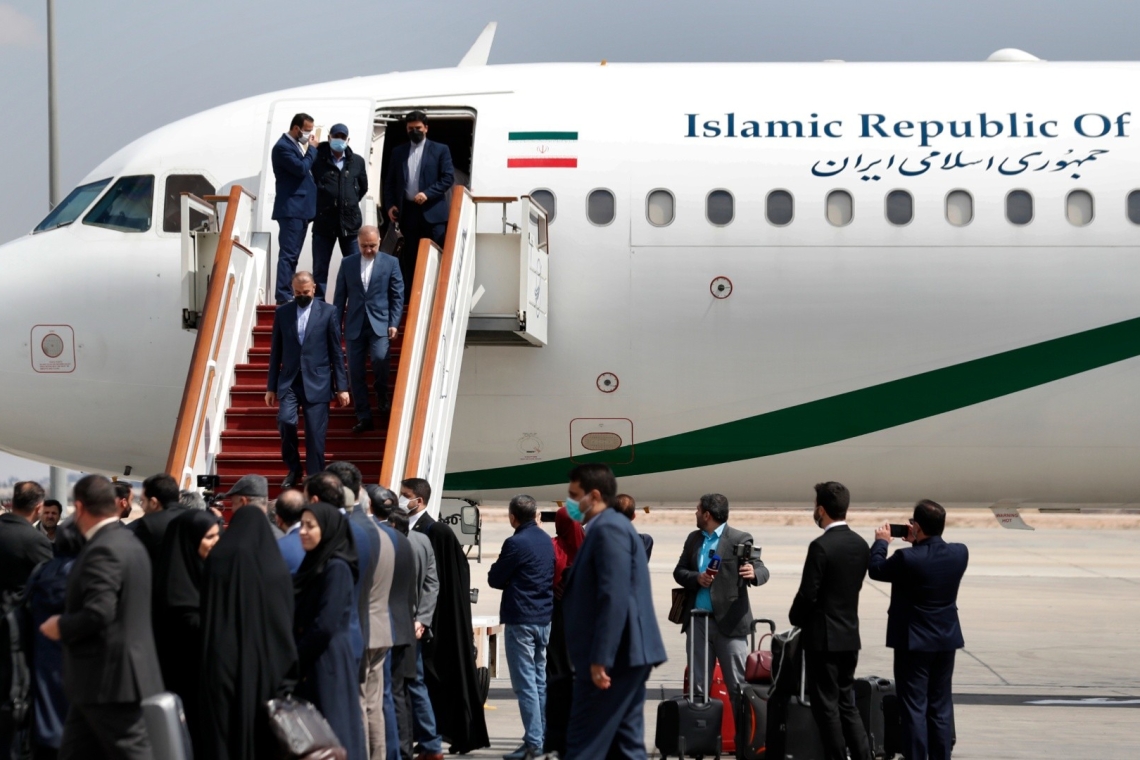 https://img.cnngreece.gr/img/1200/630/90/2025/06/24/iran-flag-og.jpg?t=9sa5Qs2cHK0A5ikPWEx9OA