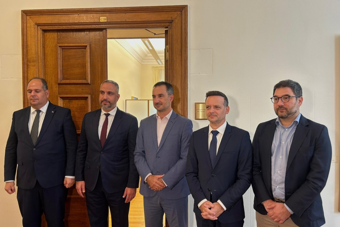 https://www.enikos.gr/wp-content/uploads/2025/09/xaritsis-549x412.jpg