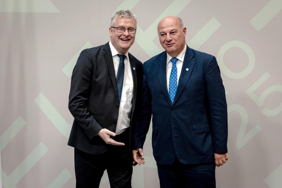 https://www.enikos.gr/wp-content/uploads/2024/06/tsiaras-606x412.jpg
