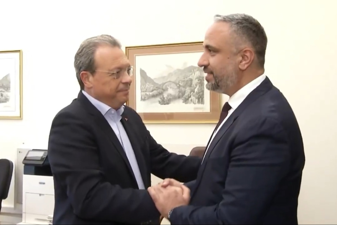 https://www.enikos.gr/wp-content/uploads/2025/09/FAMELLOS-4-600x412.jpg