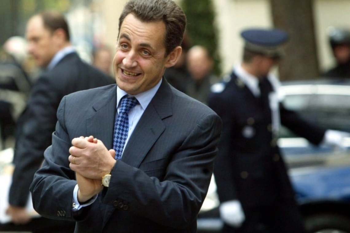 https://img.cnngreece.gr/img/1290/max/80/2025/09/27/sarkozy-AP21272674552328.jpg?t=fjuk7ndy2dOUAs4whzSLjA