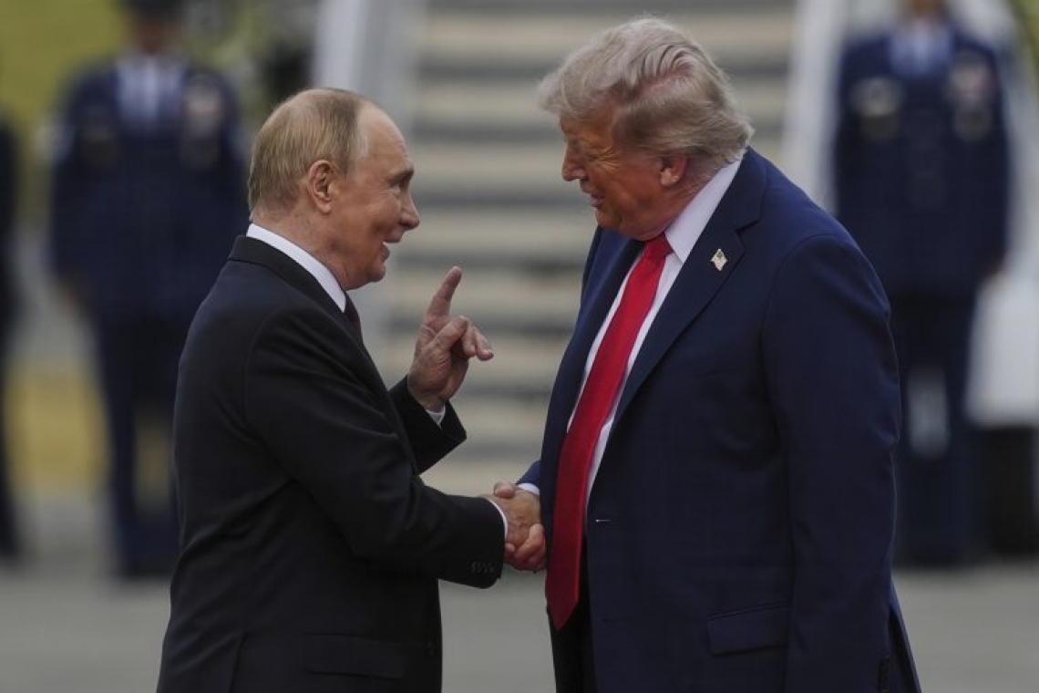 https://www.enikos.gr/wp-content/uploads/2025/06/trump18.jpg