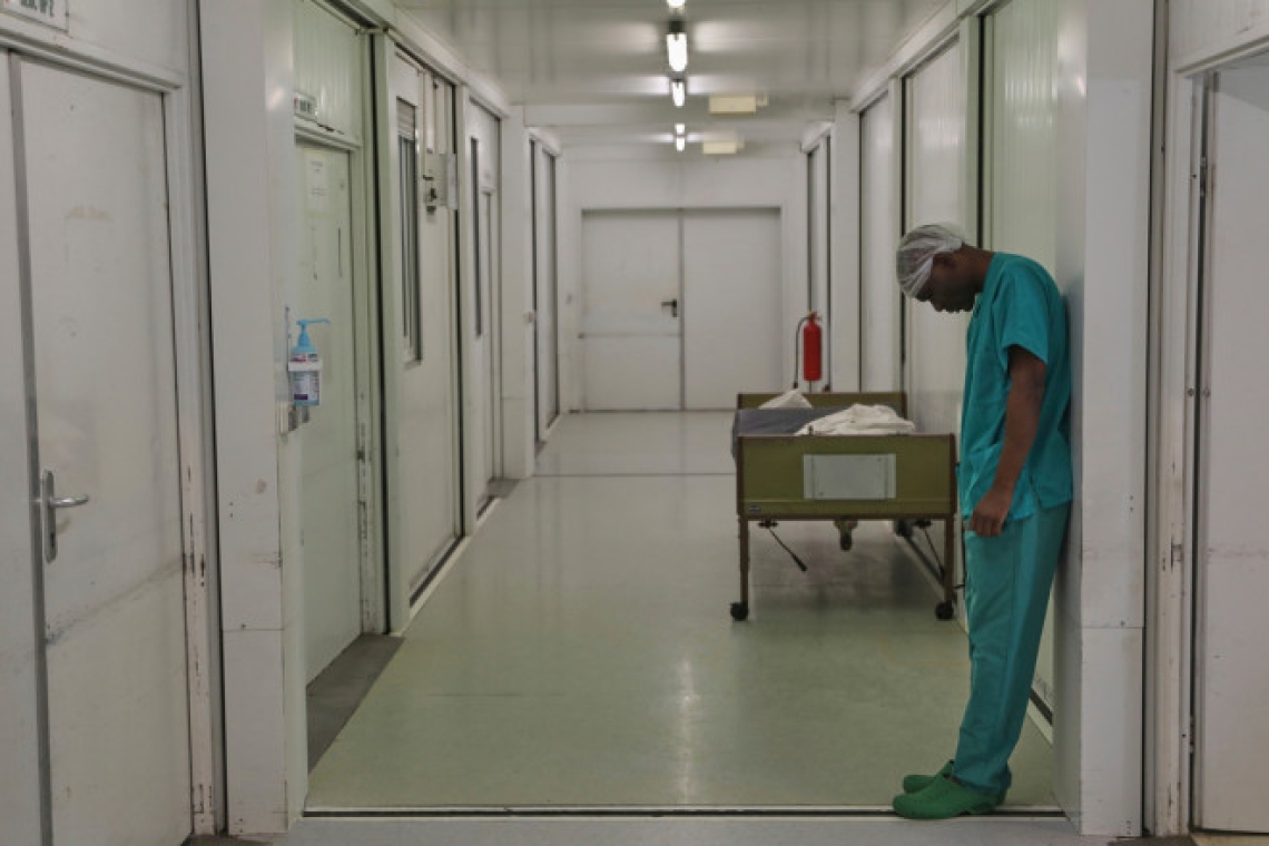 https://www.enikos.gr/wp-content/uploads/2025/10/ap25128788814791-hospital-nosokomeio-aiti-haiti.jpg