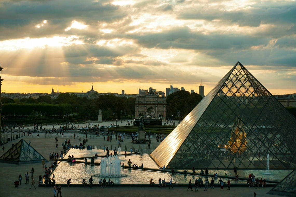 https://www.newsit.gr/wp-content/uploads/2025/10/louvre-reuters-13-1200x630.jpg