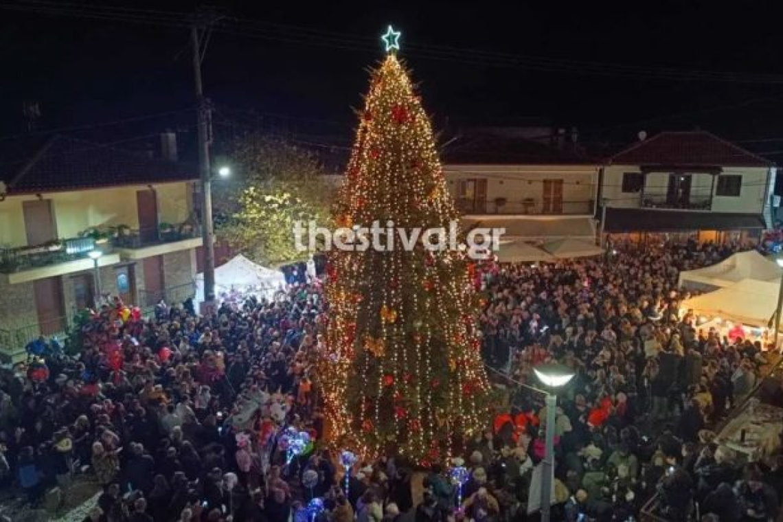 https://www.parapolitika.gr/images/640x360/jpg/files/2025-11-07/taxiarxis-xristougenniatiko-dentro.jpg