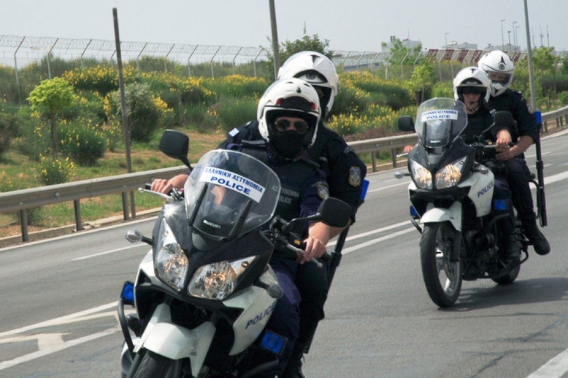 https://www.newsit.gr/wp-content/uploads/2025/11/astynomikoi-1200x630.jpg