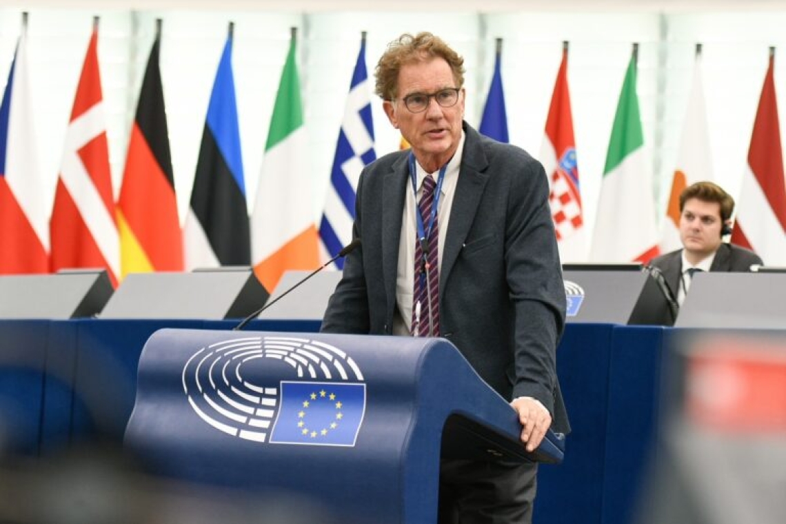 Πρωτοποριακή δωρεάν εξέταση ήπατος από τον Νίκο Παπανδρέου στον Πειραιά