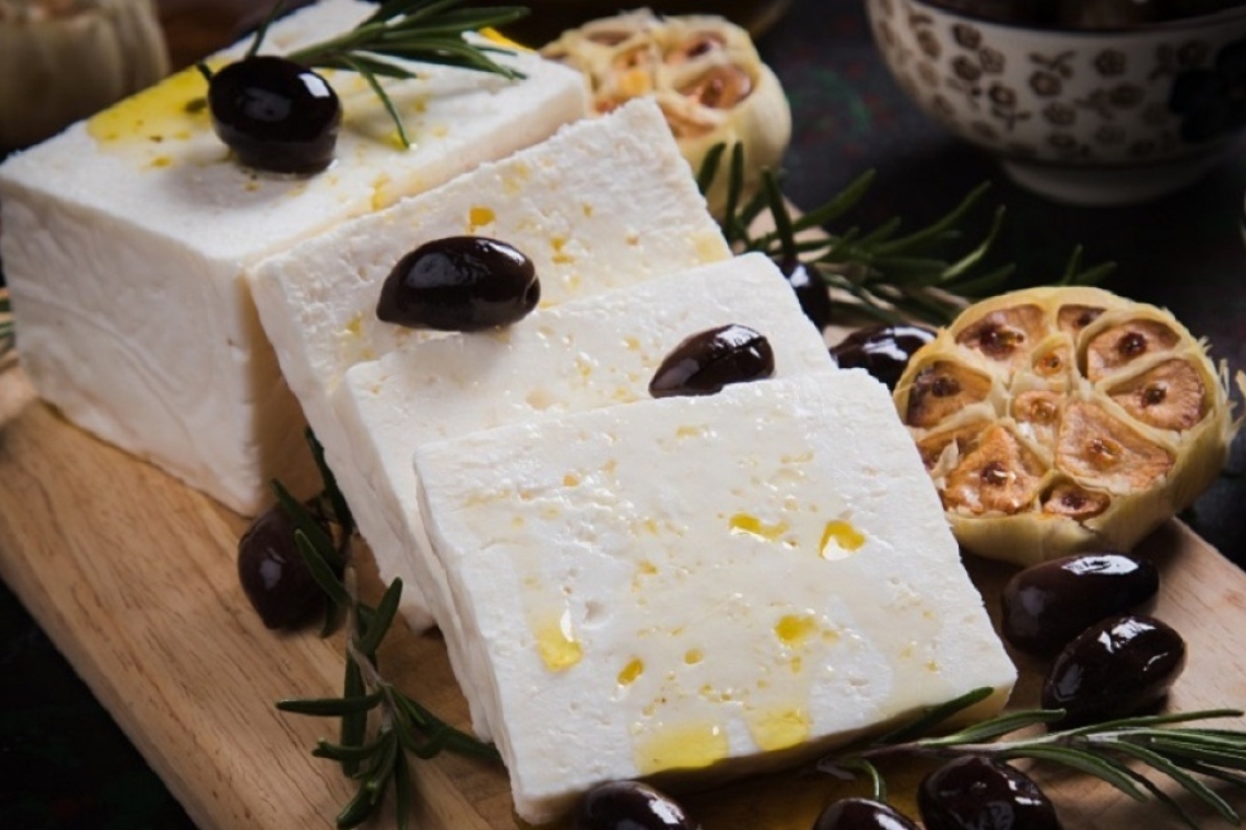https://www.in.gr/wp-content/uploads/2025/12/feta-620x350.jpg