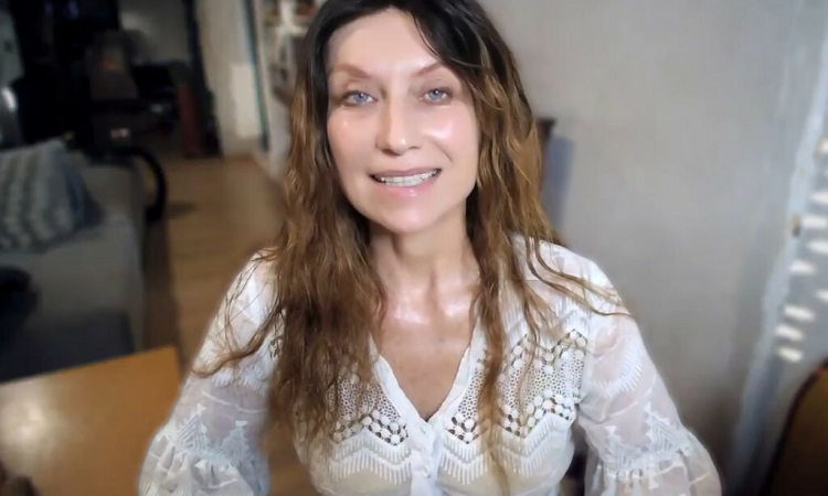 Απώλεια: Η τραγουδίστρια Κλαούντια Ντελμέρ και η μάχη με τον καρκίνο