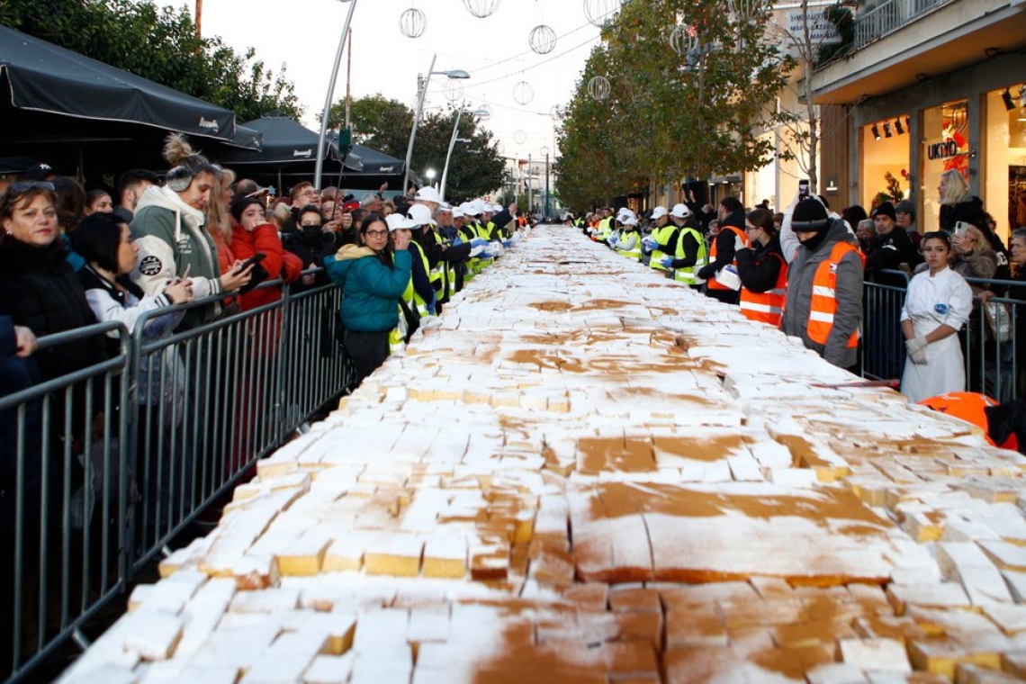 https://img.bbmd.gr/img/1260/max/90/2025/12/30/4d9b1757-vasilopita-peristeri.jpg?t=Mg_axymhKVjW9qNLoVShbQ