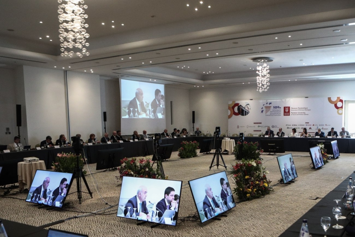 https://www.parapolitika.gr/images/640x360/jpg/files/2026-01-30/gerasimos-siasos-ekpa-sunodos-prutanewn.jpg