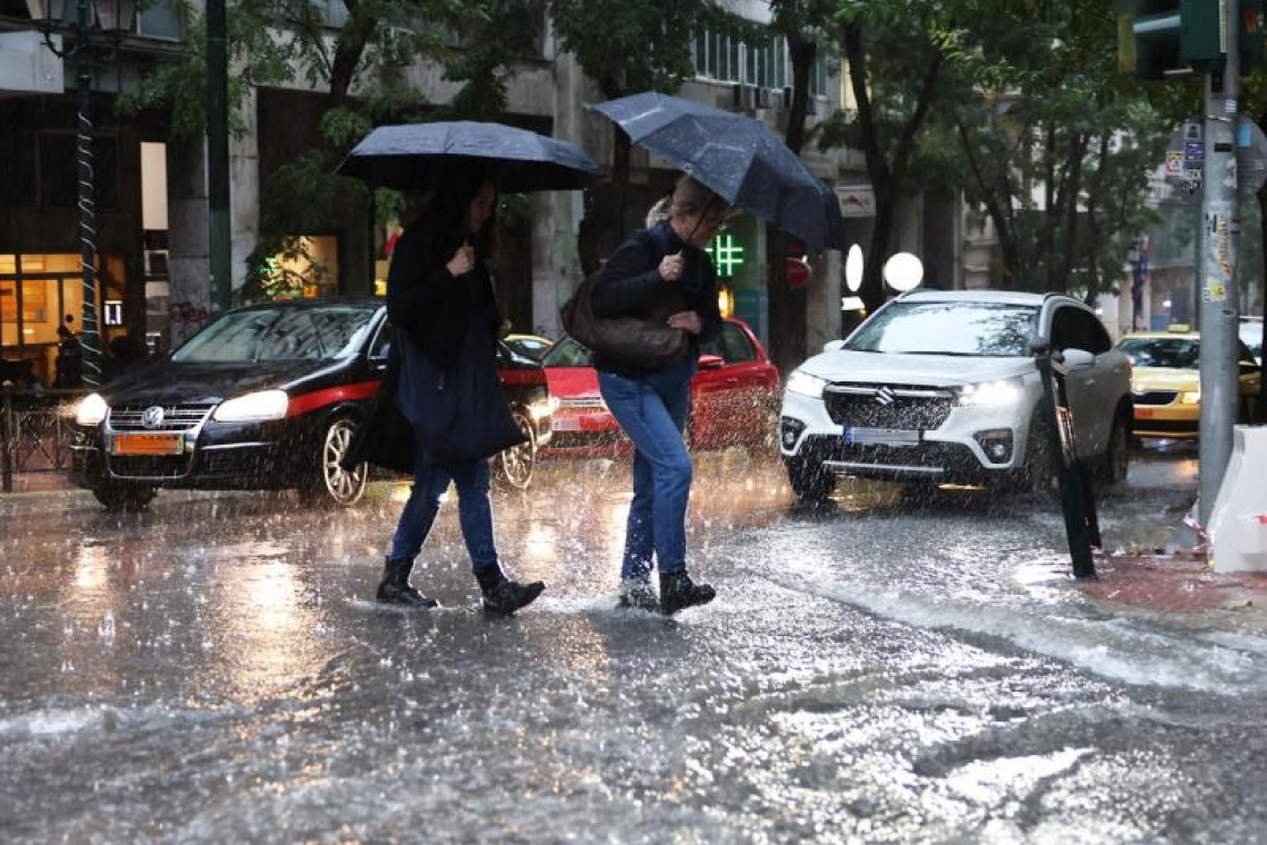 https://www.parapolitika.gr/images/640x360/webp/files/2026-01-31/maketa-kakokairia-broxi.webp