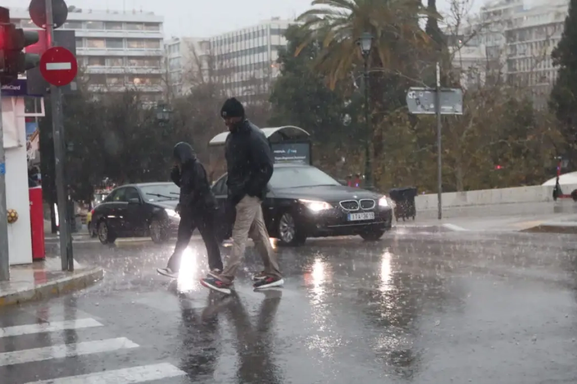 https://img.cnngreece.gr/img/1290/max/80/2024/12/06/93abf663-6399210.jpg?t=pqU6JxZNodDRQEJq8Imzng