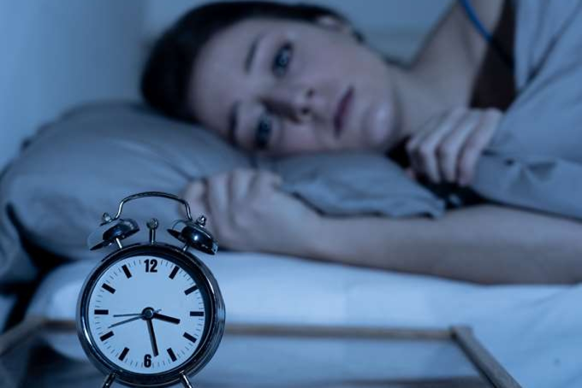 Γιατί το βράδυ συγκρίνουμε τη ζωή μας με των άλλων