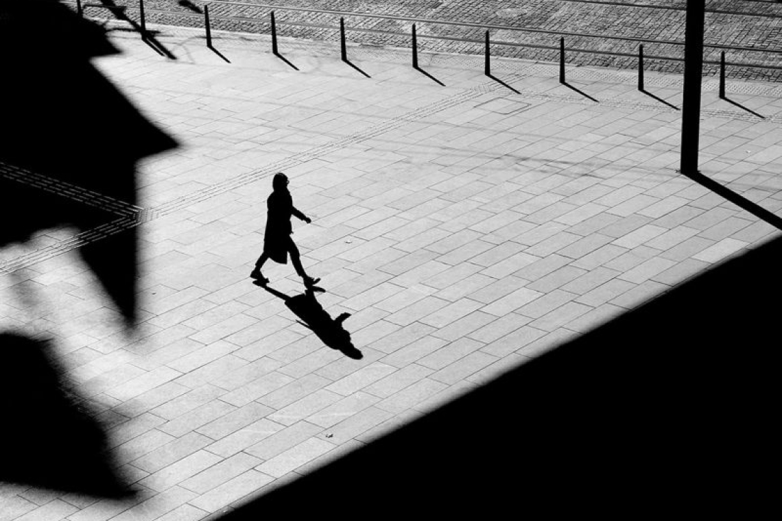 Τι θα γινόταν εάν οι σκιές μπορούσαν να αλλάζουν σχήμα μόνες τους;